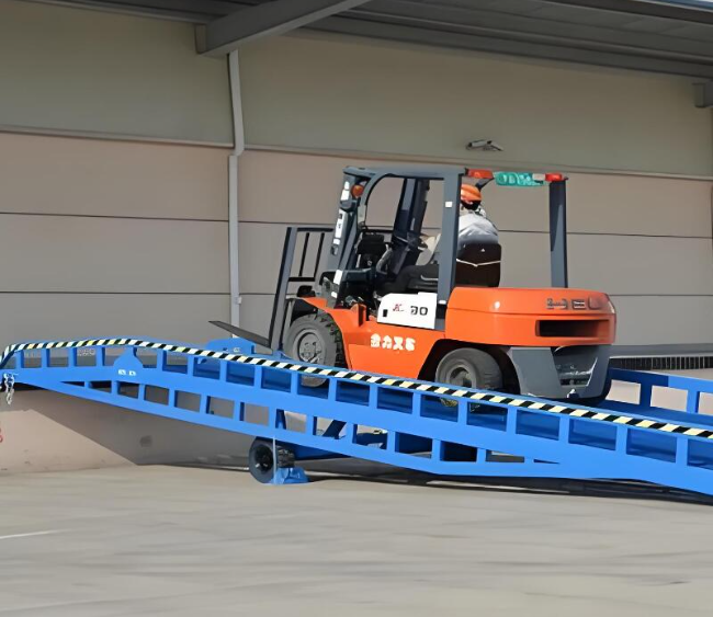 乐至移动式卸货平台（叉车用）